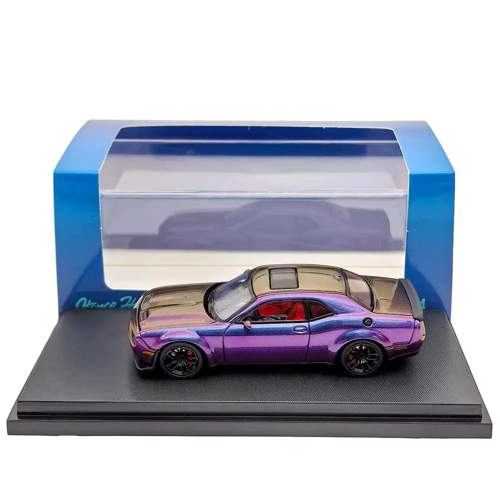 

SH 1/64 Масштаб SRT Hellcat Muscle Sports Градиент Фиолетовый Литая под давлением модель автомобиля Миниатюрная ограниченная коллекция Модели игрушечных транспортных средств