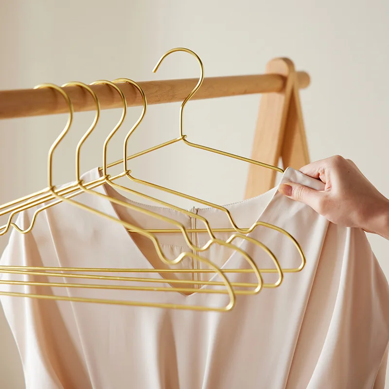 

10pcs Aluminum Alloy Clothes Hanger,Golden Durable Non-Slip Clothing Hangers,Space Saving Wardrobe Organizer for Skirts Coats