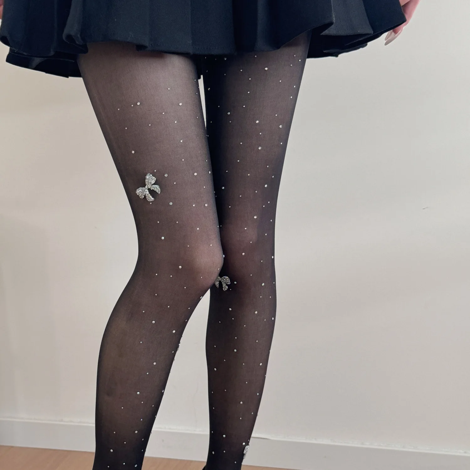 Damenstrumpfhosen im koreanischen Stil mit süßen Schmetterlingsrhinestones, coole, sexy Strümpfe, bequeme, hochwertige, hochelastische Socken für Mädchen.