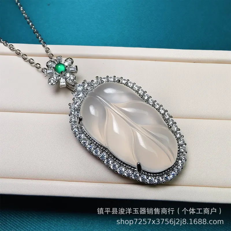 Silver-plated pendant with multiple diamonds and natural agate, new ice white chalcedony tree leaf design, stylish and comparabl
