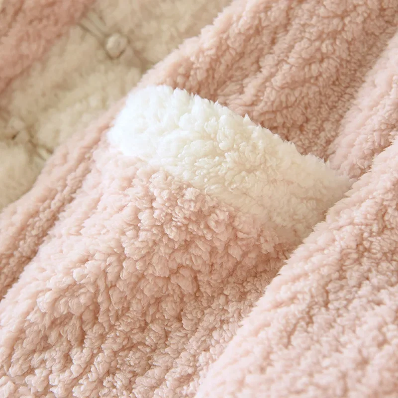 جديد خريف/شتاء 2025 بيجامات نسائية من الفلانيل برقبة على شكل حرف v سميكة ودافئة بأكمام طويلة سترة فضفاضة للمنزل قطعة واحدة