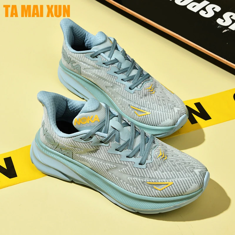 Outdoor Running Shoes Size 39-45 Suitable for men and women lightweight running shoes with breathable upper keeping feet dry