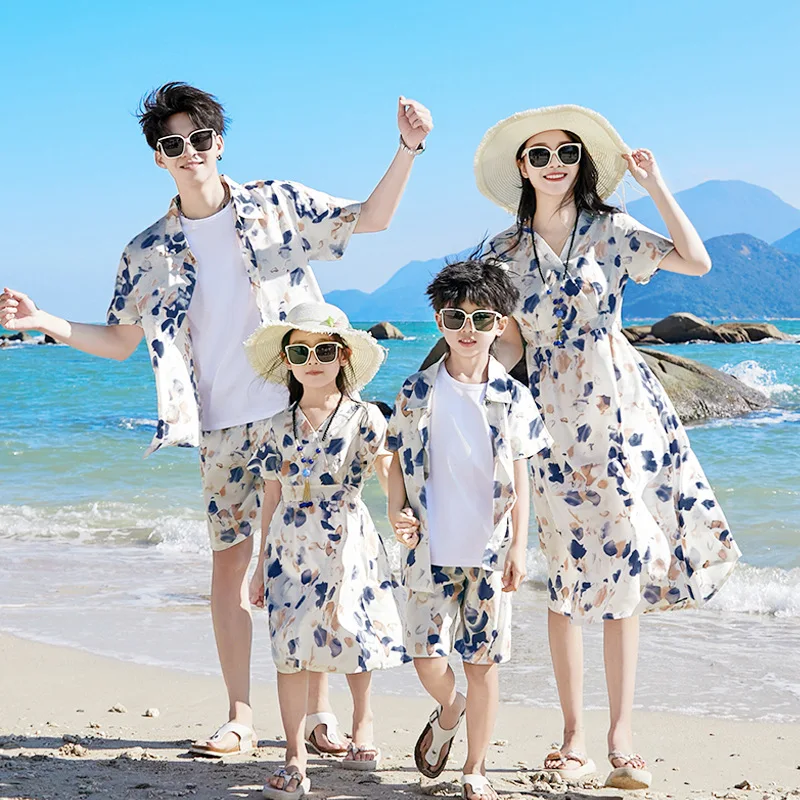 

2024 Summer Family Vacation Look Clothes Mom and Daughter Short Sleeve Dress Holiday Dad and Son Shirts Two Piece Outfits Sets