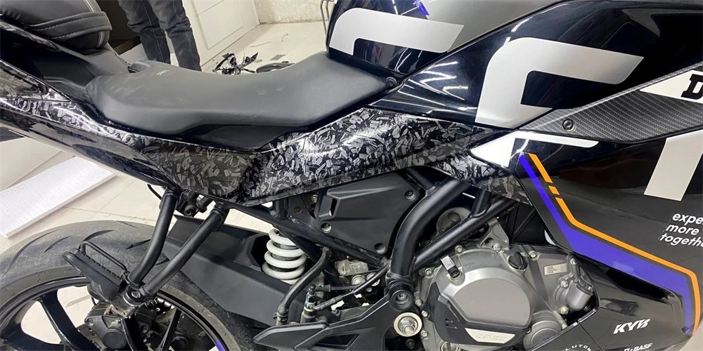 Glänzend schwarz geschmiedete Carbon Vinyl Wrap Auto Motorrad selbstklebende Aufkleber geschmiedete Carbon Karbon Karosserie Film Tuning Wrapping Folie – Detail 10