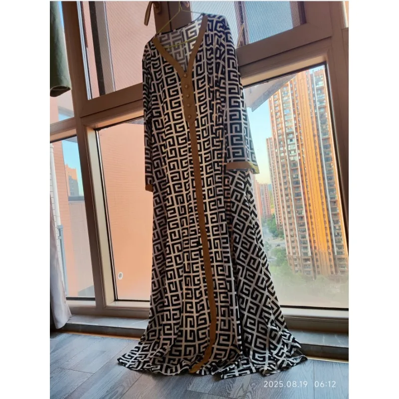 

XL плюс размер с v-образным вырезом и вышивкой из кружева средней длины с рукавами контрастного цвета в стиле пэчворк из атласа с украшением и пряжкой полная юбка