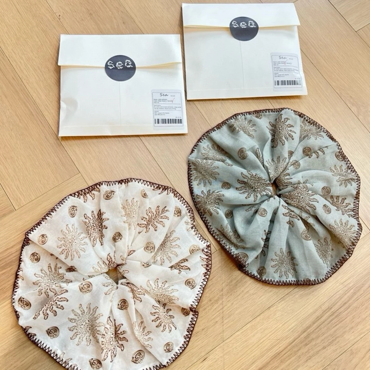 

Sea Resort Collection Hair Ties for Women, Beach Vacation Scrunchies Set,Elegant Swim & Sports Hair Accessories with Secure Hold