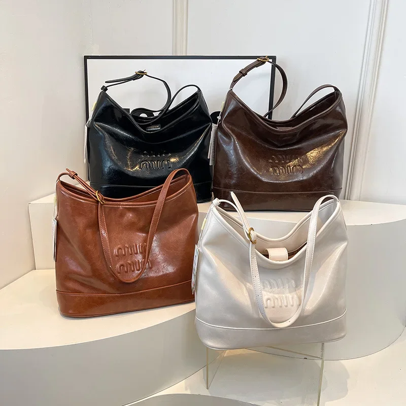 

2025 New Korean Style Shoulder Bag - Spacious Tote Bag for Women, Minimalist Square Handheld Purse, Versatile Daily Commuter Bag