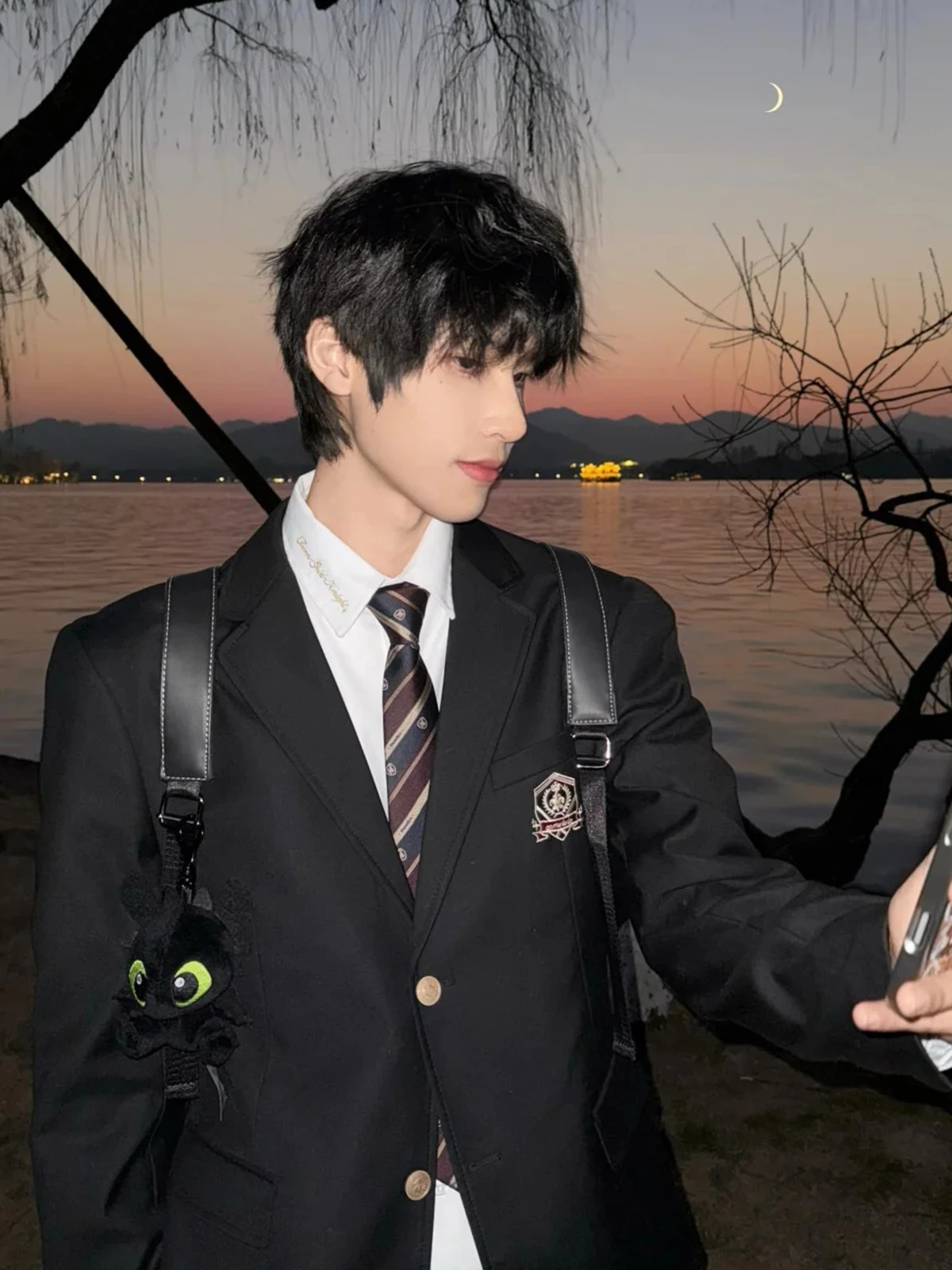 

Мужской повседневный пиджак Bla с вышивкой в университетском стиле, весенне-осенний, модный, из полиэфирного волокна, приталенный, с длинными рукавами