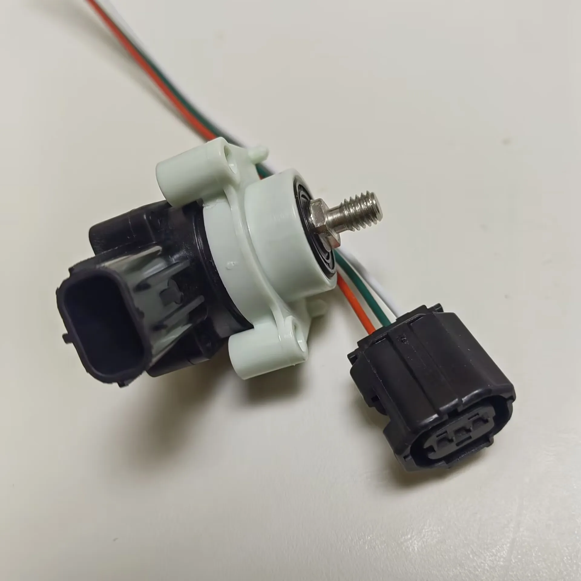 Датчик уровня фар 84031-FG000 (84031 FG000, 84031FG000) для Mitsubishi Pajero Montero V87 V88 V93 V97 V98 Датчик уровня фар 84031-FG000 (84031 FG000, 84031FG000) для Mitsubishi Pajero Montero V87 V88 V93 V97 V98