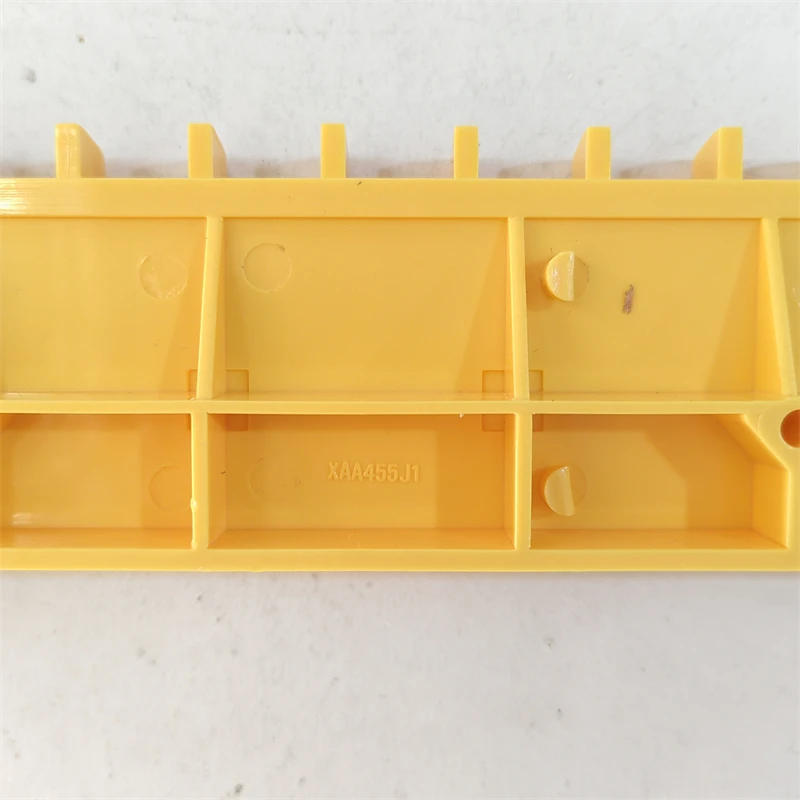 Dispositivos plásticos da demarcação da escada rolante, XAA455J1