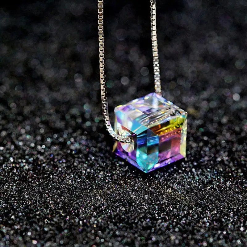 77JB 20in Fashion Square Square Crystal Pingente Colar fêmea Clavicle Chain Presentes para Padre Mãe Amigos amantes