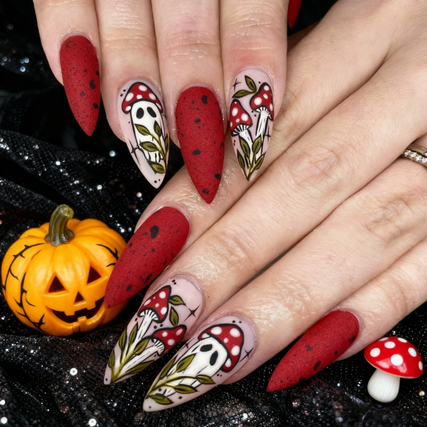 

Long Almond Press On Nails Sweet Cool Toxic Mushroom Cartoon Design Red False Nails Removable Fashion Artificail Nail for Women