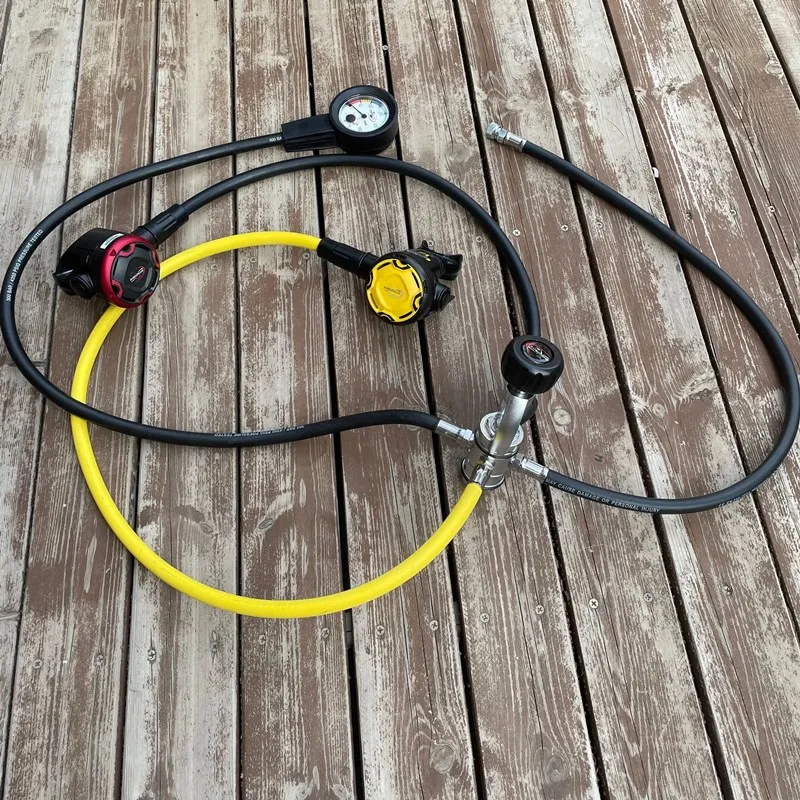 مجموعة معدات غوص السكوبا، صمام تنفس لتقليل ضغط الرأس لمرحلتين BCD #4