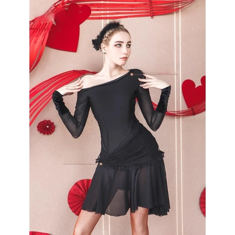 

Костюм для латинских танцев с наклонными плечами и длинными рукавами для практики танцевального платья с большими открытыми плечами в национальном стиле