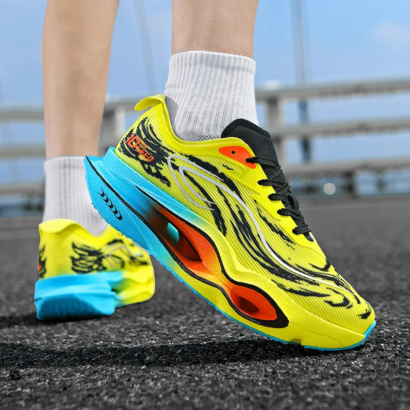 Herren-Freizeitsportschuhe, trendige Laufschuhe mit Tiger-Muster, Sportschuhe mit hohler Dämpfungsoptik, leichte, atmungsaktive Laufschuhe aus Mesh-Material, rutschfest und abriebfest, ideal für Jugendliche, Campus-Marathon-Training und Outdoor-Aktivitäten. – Detail 5