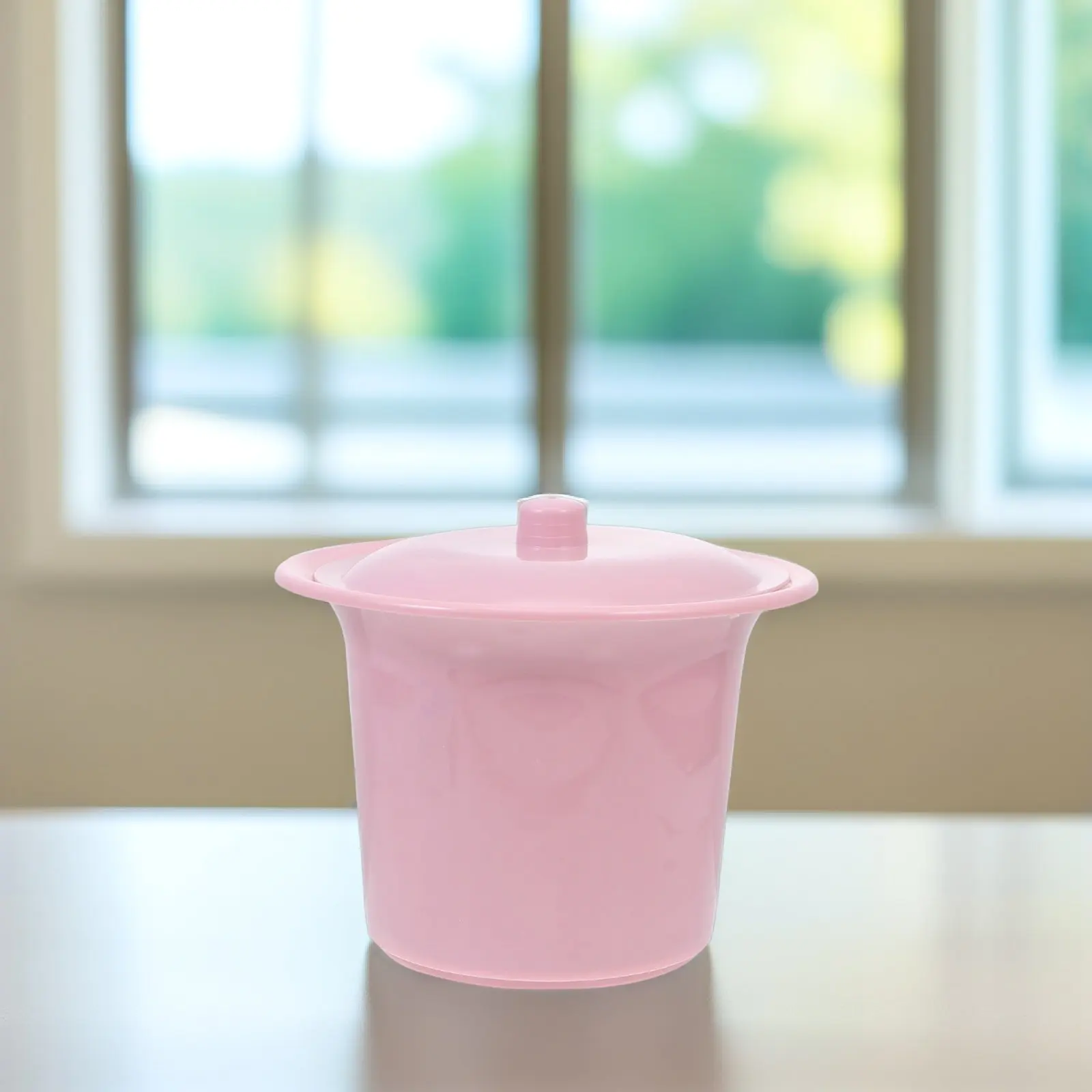 

1pc Plastic Bedpan With Lid Compact Urinal Pail For Kids Elderly Portable Spittoon Container Chamber Pot Old Man Urinal Bucket