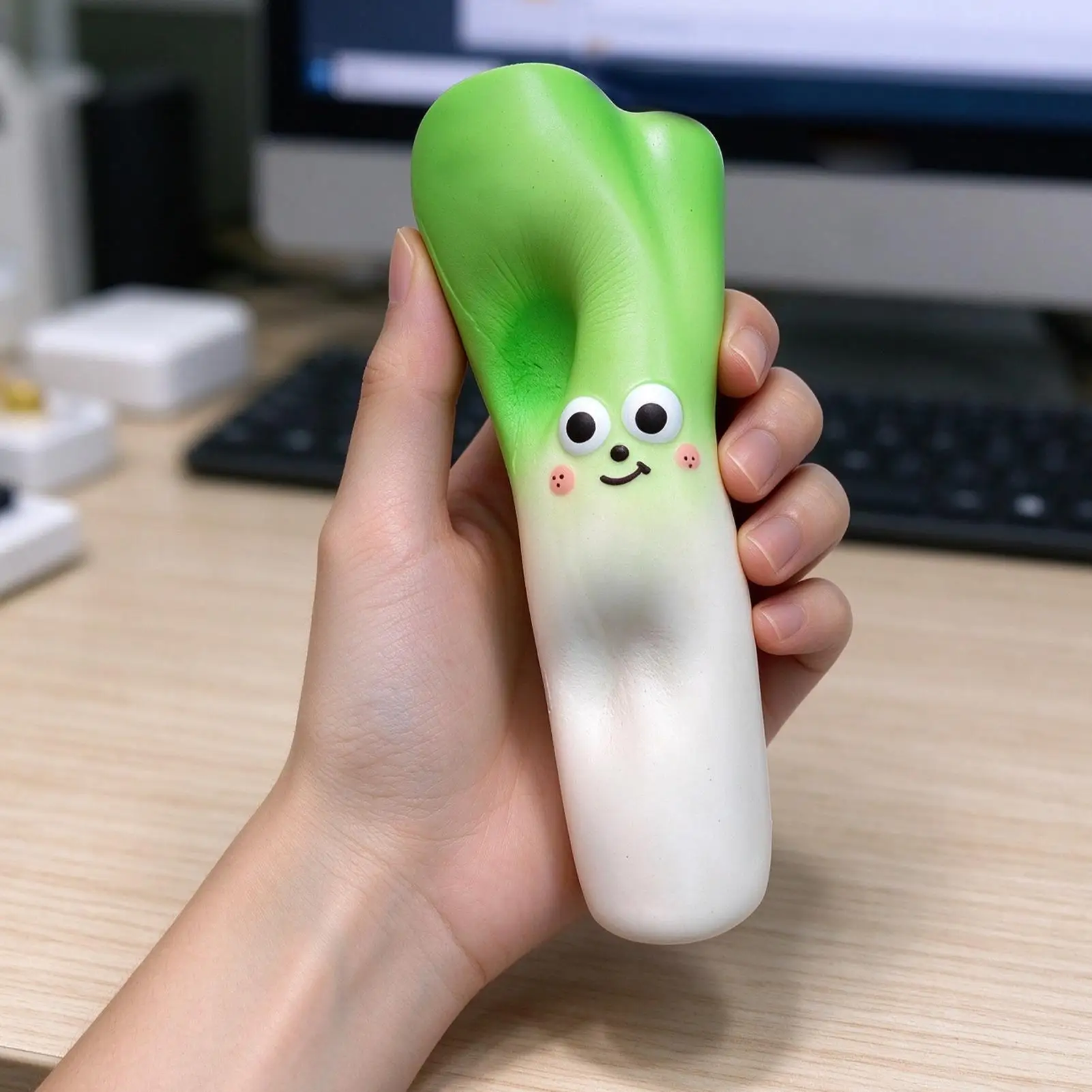 Squeeze Toys Spring Onion Soft Realistic Relief Sensory Games Finger Fidget Kneading Stress Toy for Party Holiday Birthday Gift
