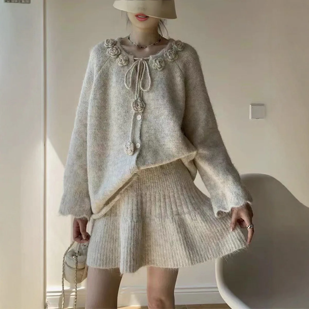 2025 Autunno/Inverno Nuovo Stile 3D Floreale Morbido Girocollo Maglione Cardigan A-line Minigonna Lavorata a Maglia Set per Le Donne