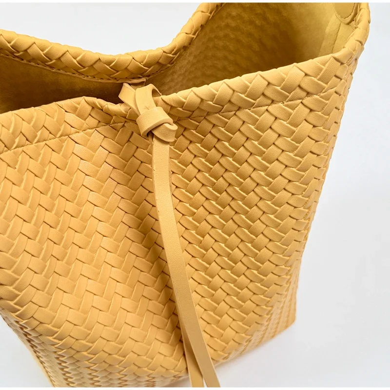 Unterarm-Umhängetasche aus Rattangeflecht, einfarbig, große Kapazität, Damen-Eimer-Einkaufstasche, Sommer-Strand-Reise-Handtasche, Einkaufskorb – Detail 4