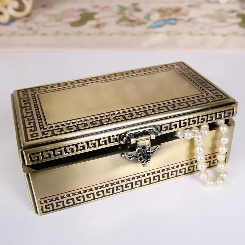 Classic Vintage Treasure Chest Case Metal Jewelry Box Ring Holder Necklace Earring Organizer Keepsake Box Wedding Birthday Gift