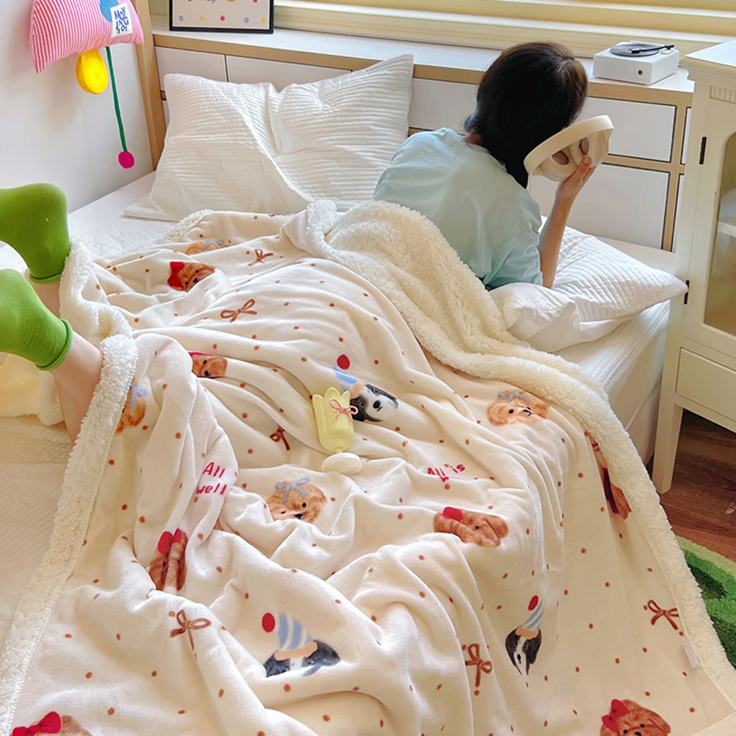 Grade A Milk Fleece Fall Winter Multi-functional Blanket Ins Cartoon Print Throw Blankets Soft Fluffy Warm Comfortable Blanket 3