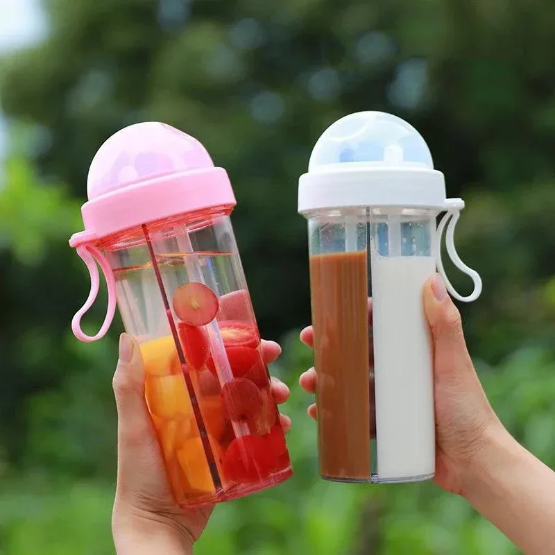 

600ml Plastic Double Drinking Cup Gift Leak-proof Dual Straw Separate Couple Water Mug Transparent Plastic Bottle