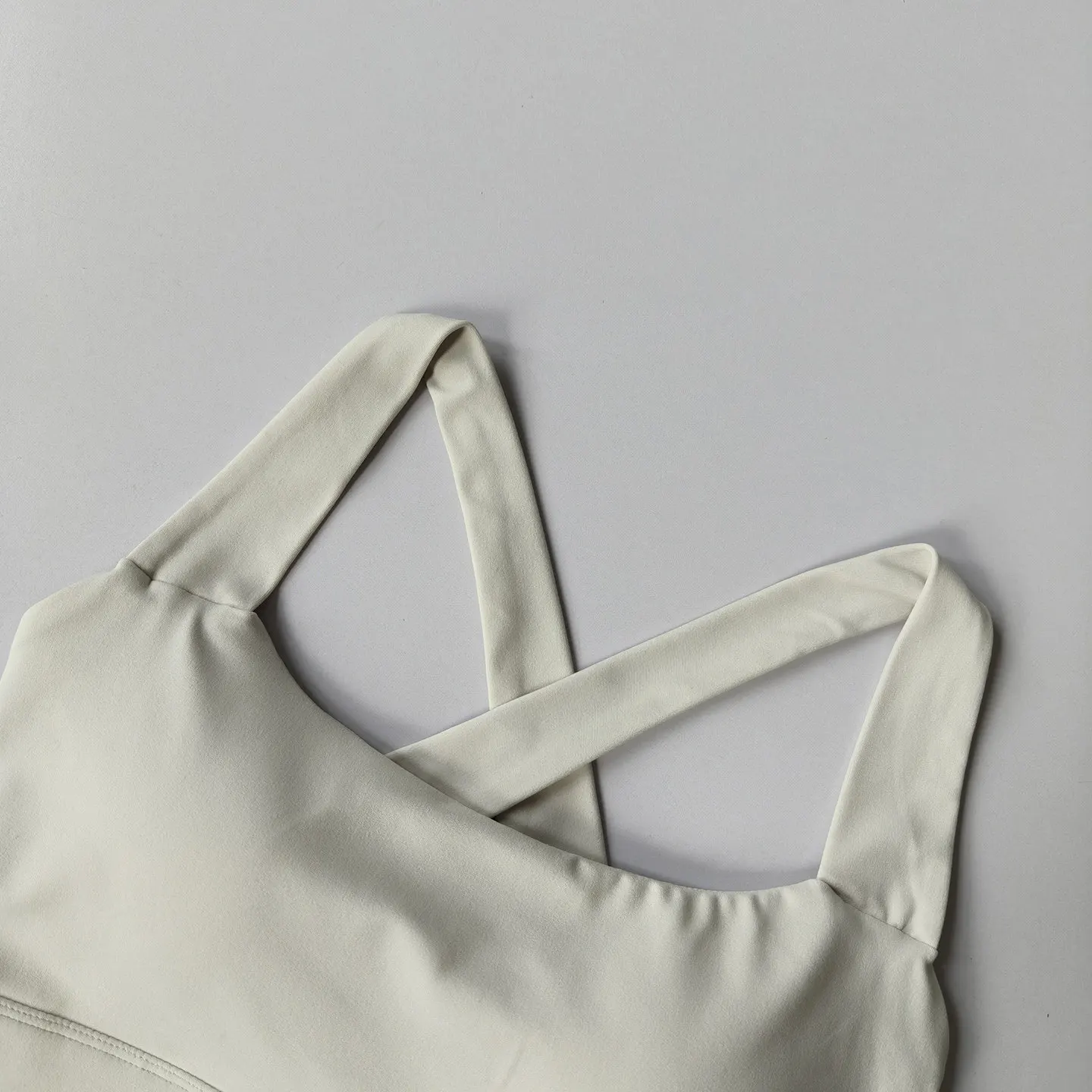 All-in-One-Sport-BH für Frauen mit überkreuztem Rücken, verschönert das Rückenbild, für mittelintensives Training, feuchtigkeitsableitend, Pilates-Yoga-Weste – Detail 5