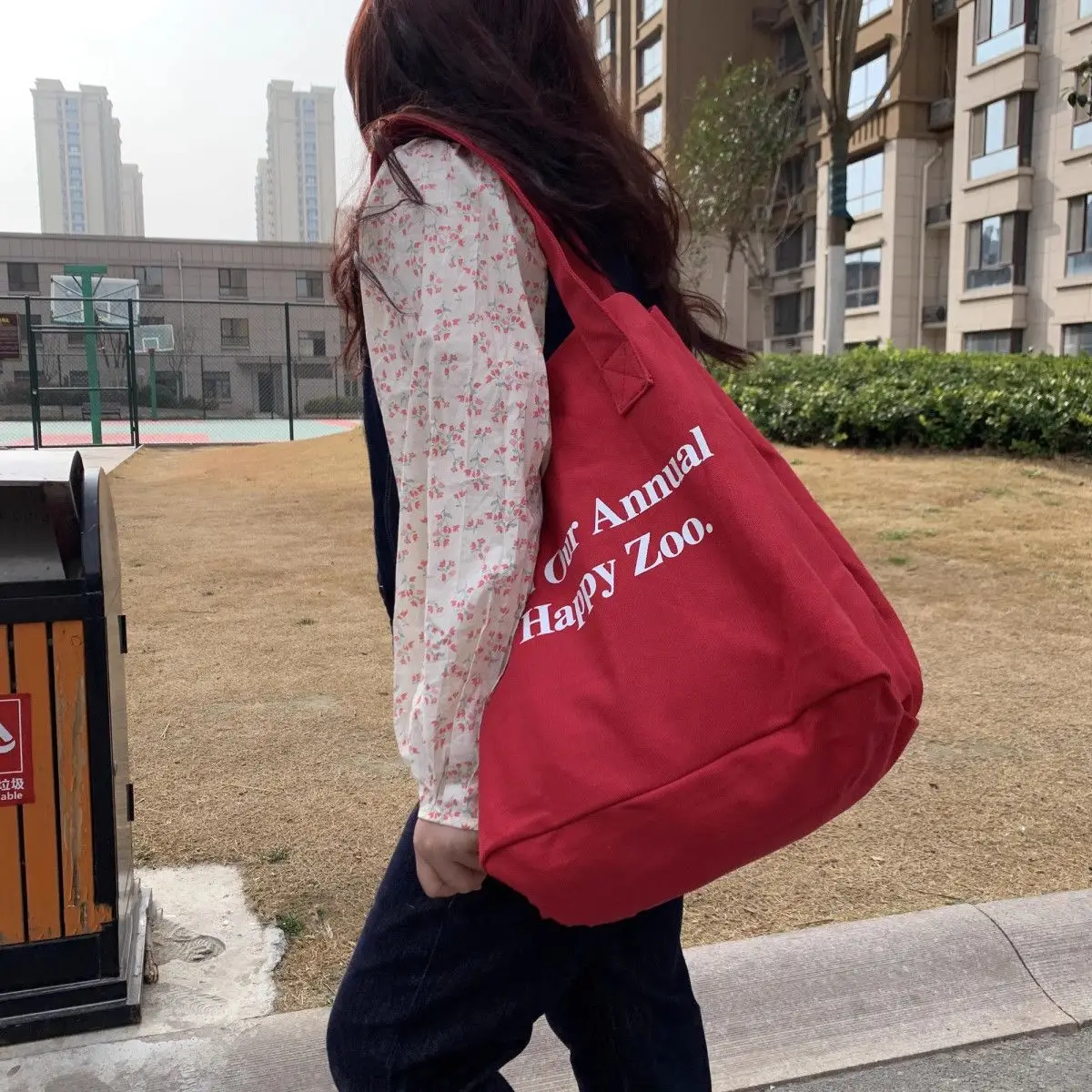 2024 Ins Red Canvas Bag Casual Letter Printed Canvas Shoulder Bag Large Capacity School Commuting Shopping Bag for Girls women