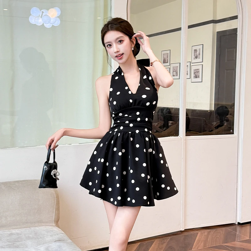 Estate 2025 Abito da donna con collo a pois in stile francese Abito da donna slim fit Gonna corta a trapezio con imbottitura sul petto Mini abito di alta qualità
