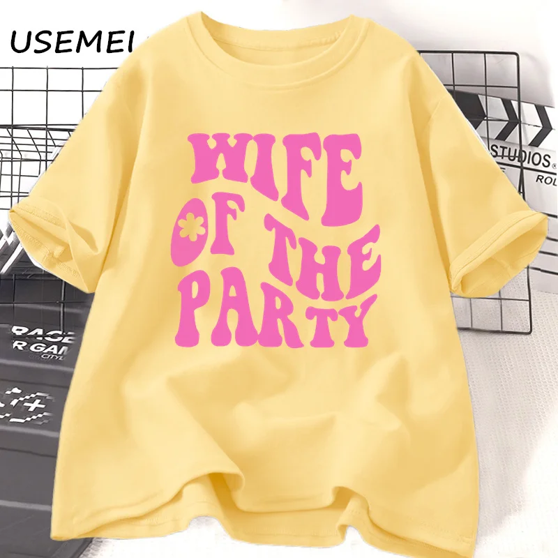 Wife of The Party T-Shirt Women Retro Bride T Shirt Groovy Bachelorette Bridal Party Tee Shirt Aesthetic Wedding Womens Clothing