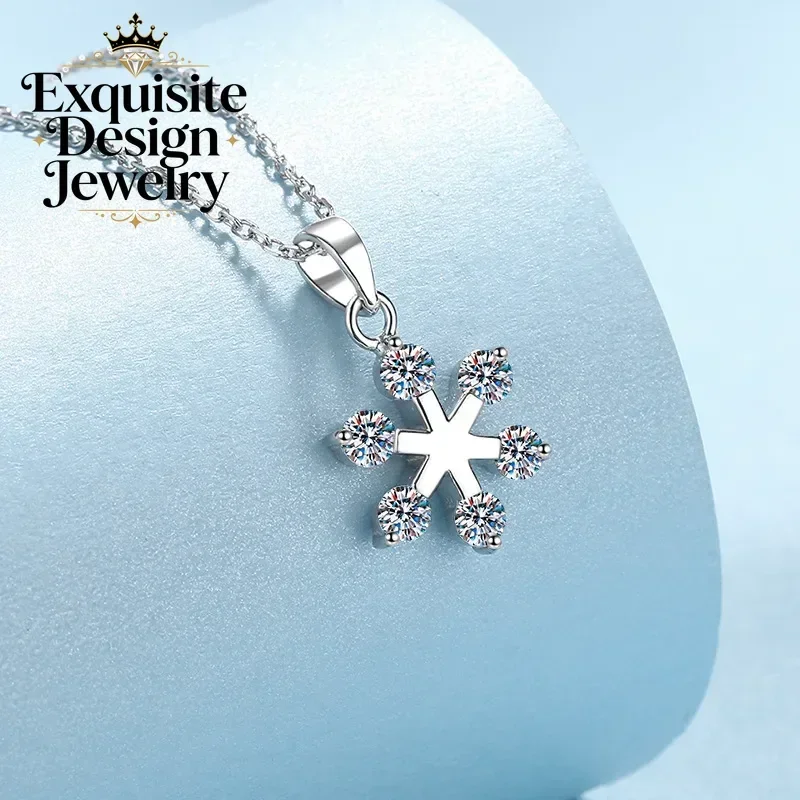 

0.6ct Moissanite Platinum Snowflake Necklace Pendant for Women, Simple Versatile Pt950 Ice Necklace Fashion Girlfriend Gift