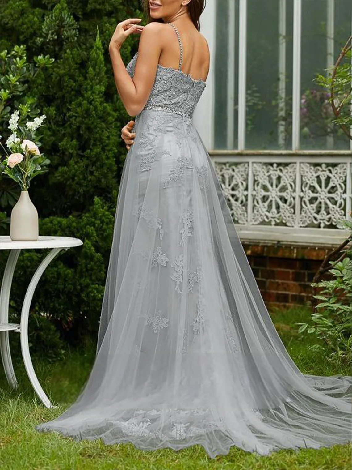 فستان سهرة أنيق على شكل حرف a للحفلات الراقصة بدون أكمام من التل وحزام سباغيتي مزين بقطار سويب فستان زفاف الضيوف 2025 مخصص مجاني