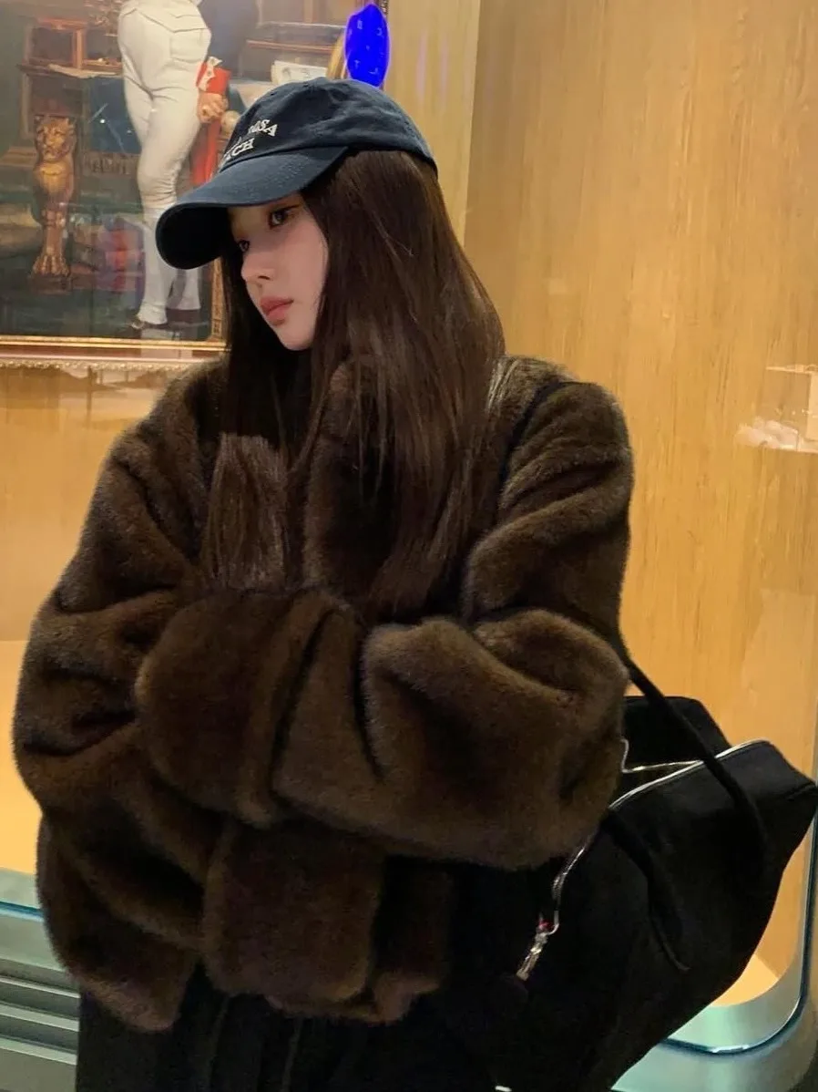 시크한 여성 코트 럭셔리 따뜻한 인조 모피 아우터웨어 한국 스타일 루즈핏 겨울 패션 개성