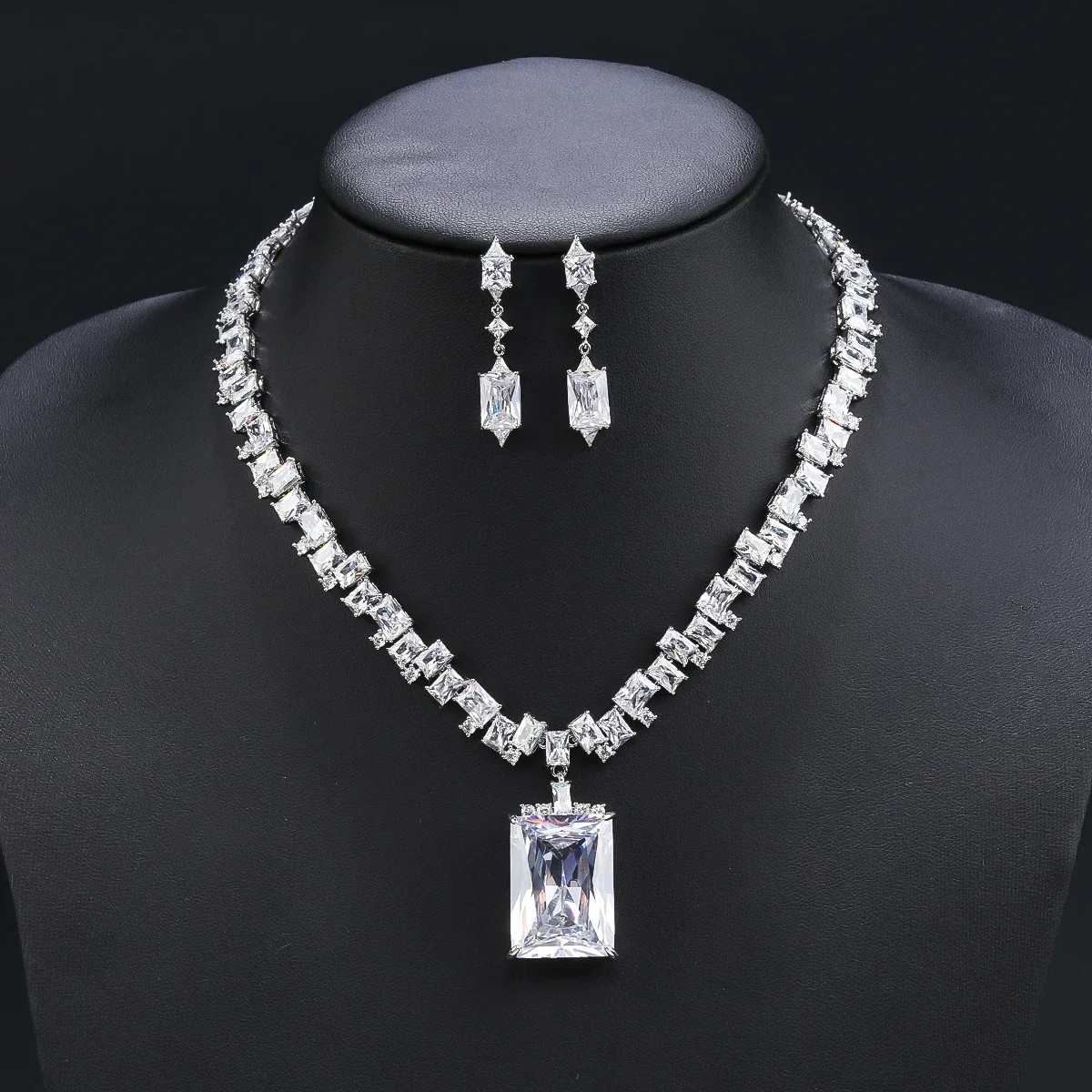 

Luxury Bridal Wedding Jewelry Set Rectangular Shape Cubic Zirconia Ladies Party Necklace Earrings Set CN11316