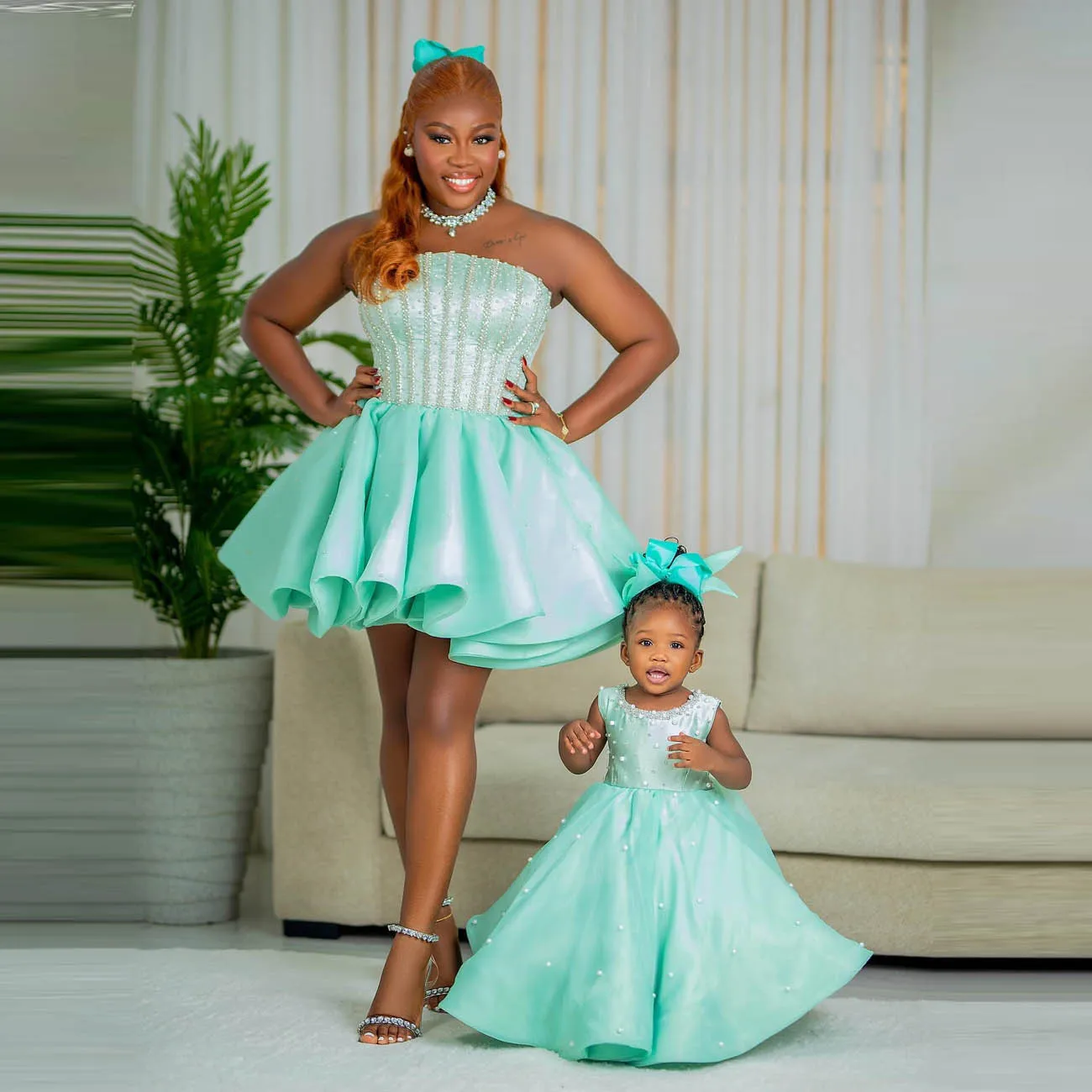 

Cute Mother and Daughter Dress Major Beads Pearls Family Look Princess Mommy and Me Birthday Pleats Party Dress