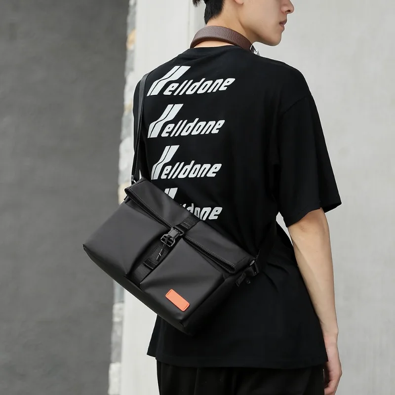 2025 Men's Crossbody Bag Fashionable Commuter Outdoor Casual Functional Messenger Bag Multiple Pockets Daily Travel Shoulder Bag
