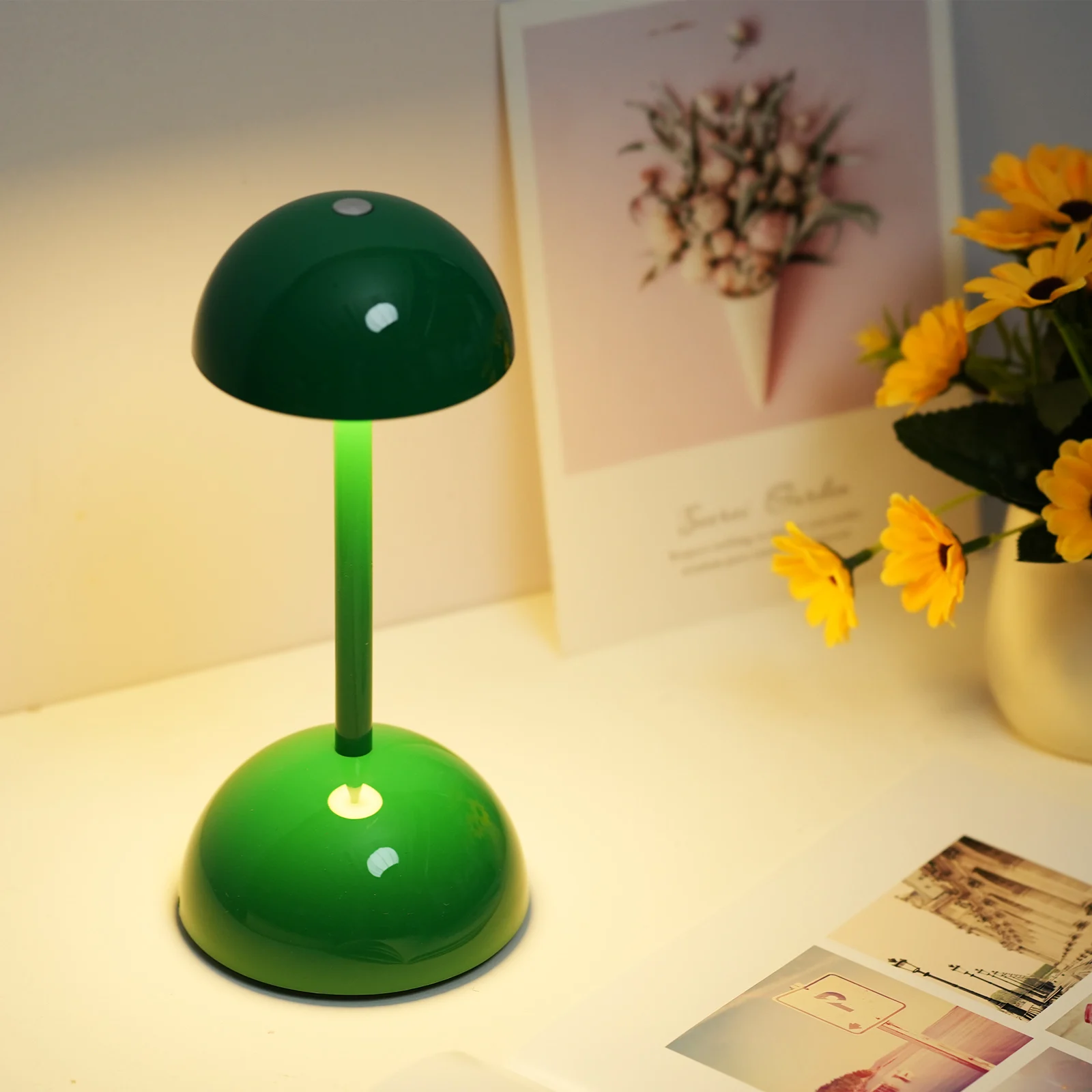 

LED Mushroom Mini Bud Lamp Modern Style Bedside Eye Caring Tri Color Dimmable Lighting Touch Control Desk Lamp for Office Cafe