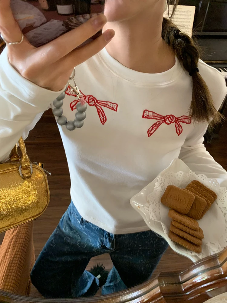 

Spring 2026 Early White Embroidered Long Sleeve Women's Base Shirt Commute Style Korean Version Cotton Polyester Blend