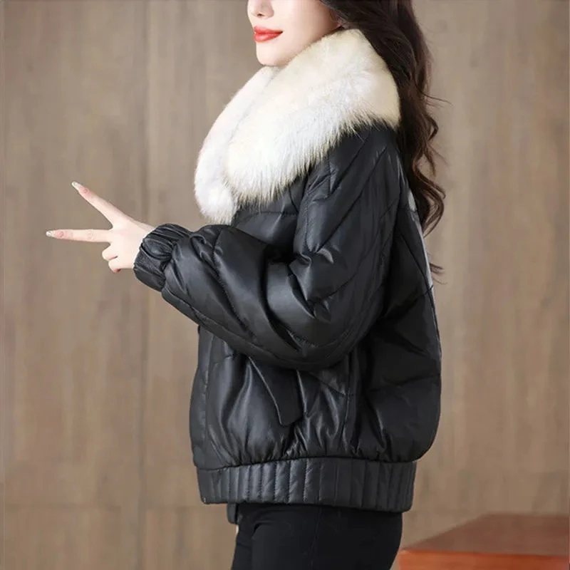 Piumino corto in cotone da donna Autunno/Inverno 2025 Addensare imitazione collo in pelliccia di volpe Giacche in cotone in pelle Cappotto da moto femminile