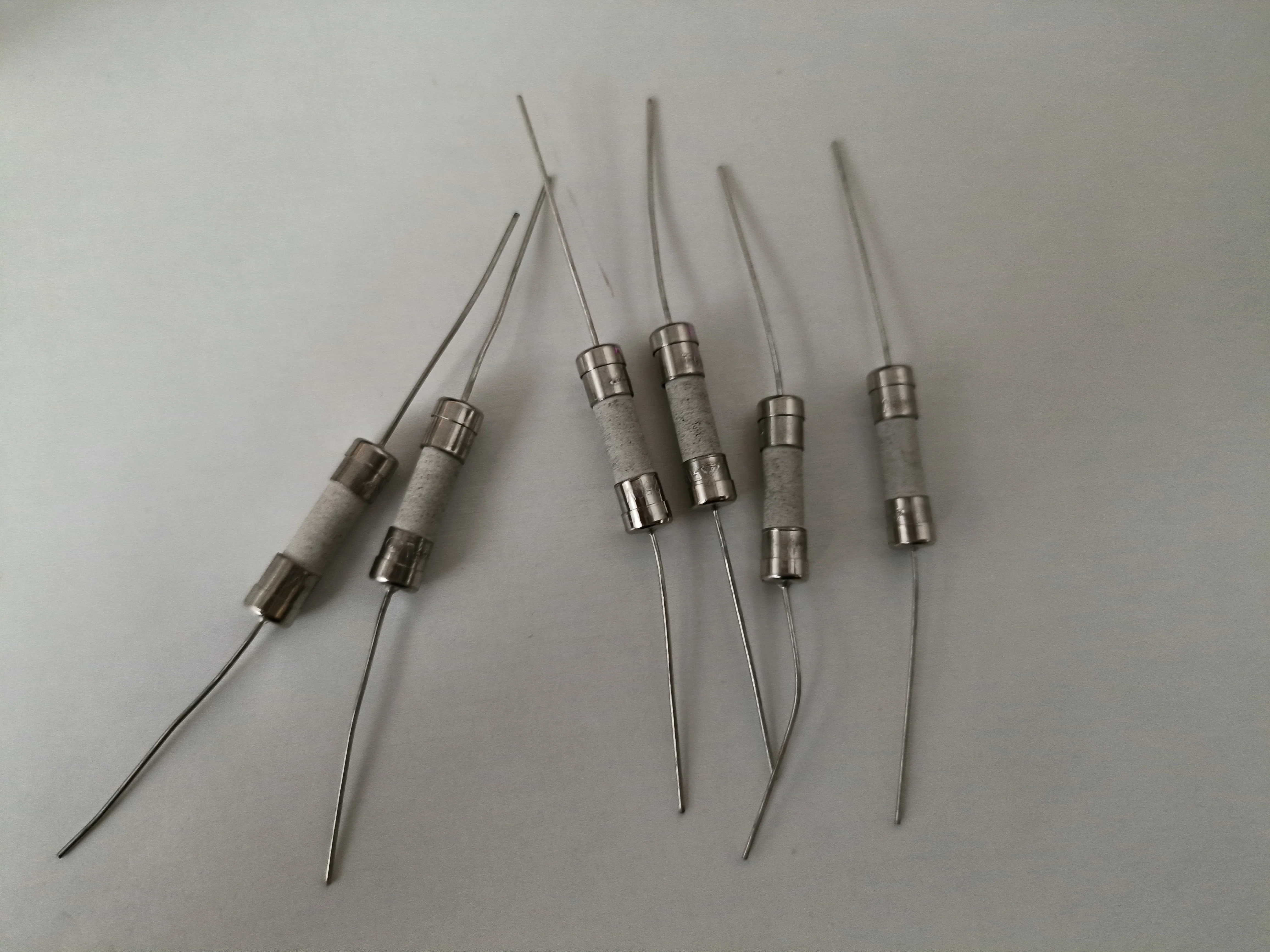 

YYT 10PCS 5x20mm Ceramic Time-Lelay Fuse T Series with Pigtail Leads for Electronics Slow-Blow 250V