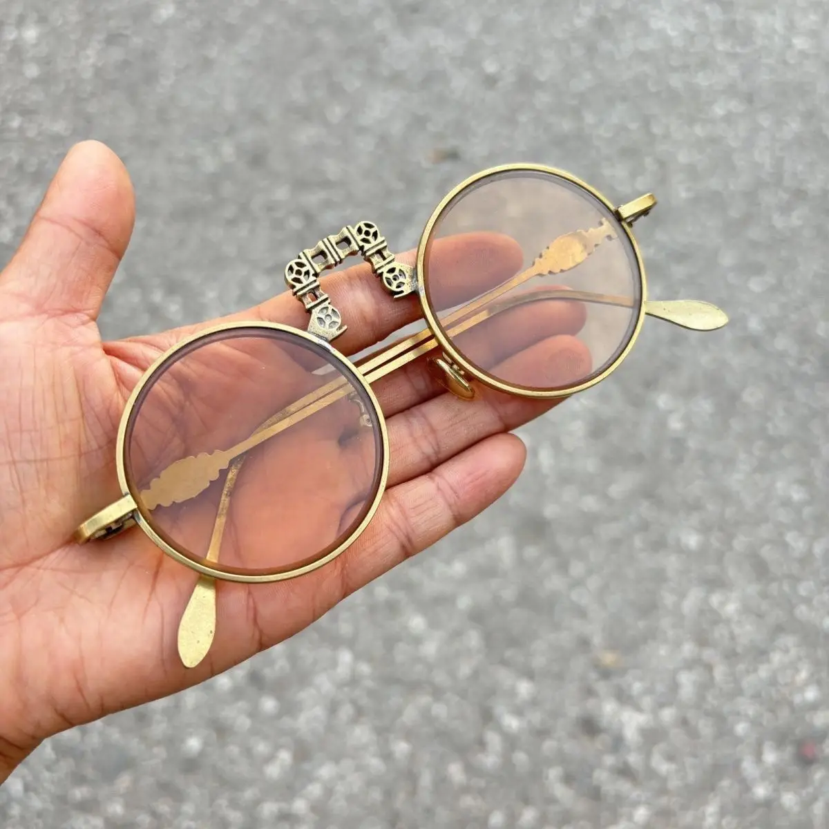 Vintage Copper Frame Glasses Round Crystal Brown Sunglasses Retro Unisex Fashion Eyewear Collectible Exquisite Handicraft