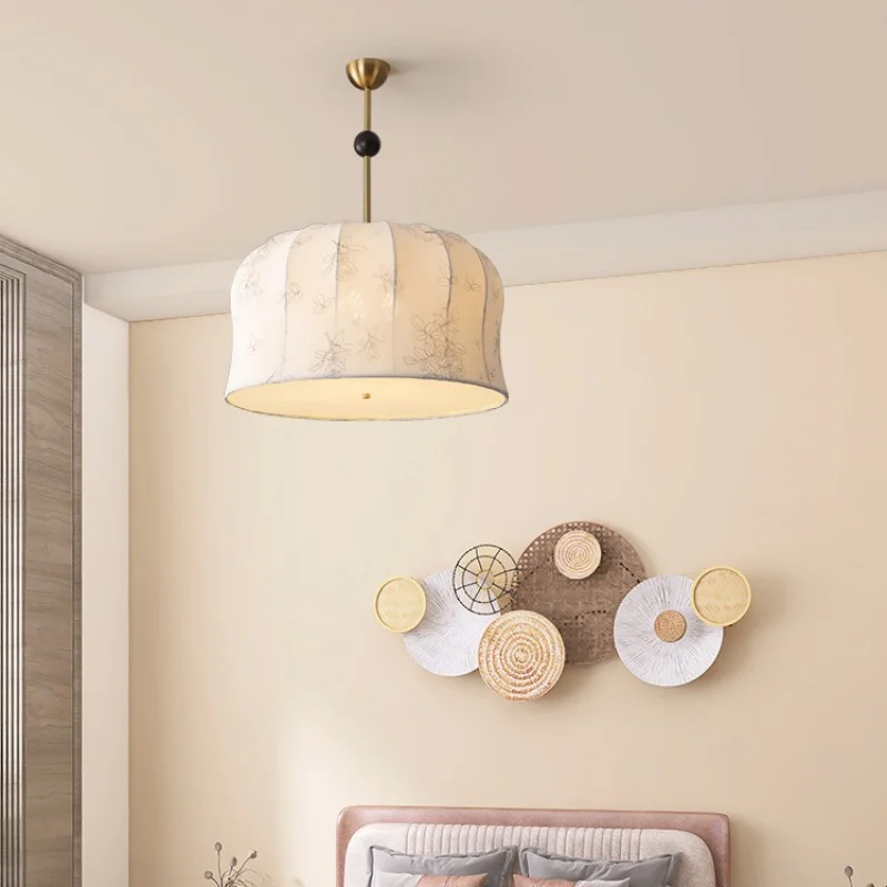 

New Style Solid Wood Retro Bedroom Light Romantic and Cozy Nanyang Mid-Ancient Lamp in the Living Fabric