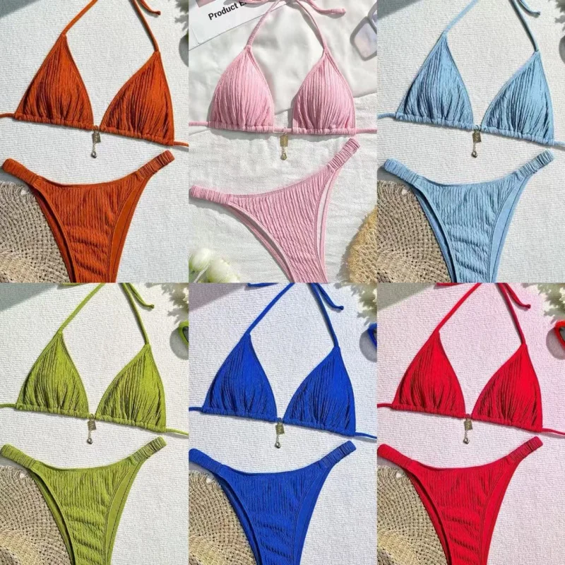 

New sports-style tight-fitting women's three-piece bikini with halter neckbikini