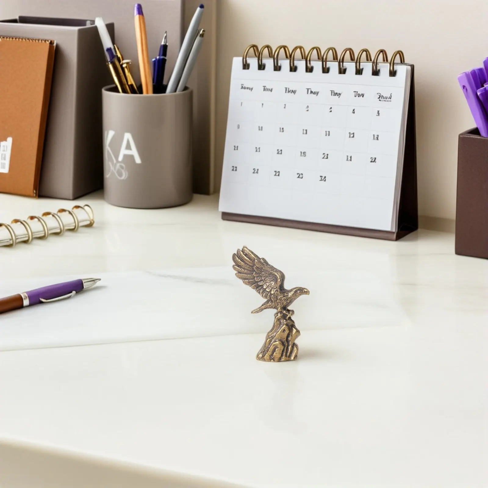 Brass Eagle Statue Desktop Art Decor Realistic Simulation Sculpture for Living Room Office Tabletop Home Decoration Indoor Decor