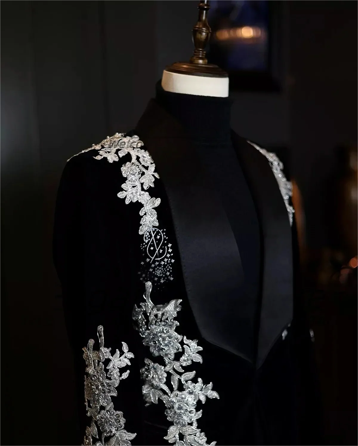Luxury Appliques Beading Party Gowns Classic Shawl Lapel One Button Groom Men's Stage Costume Evening Dress Celebrity Gowns