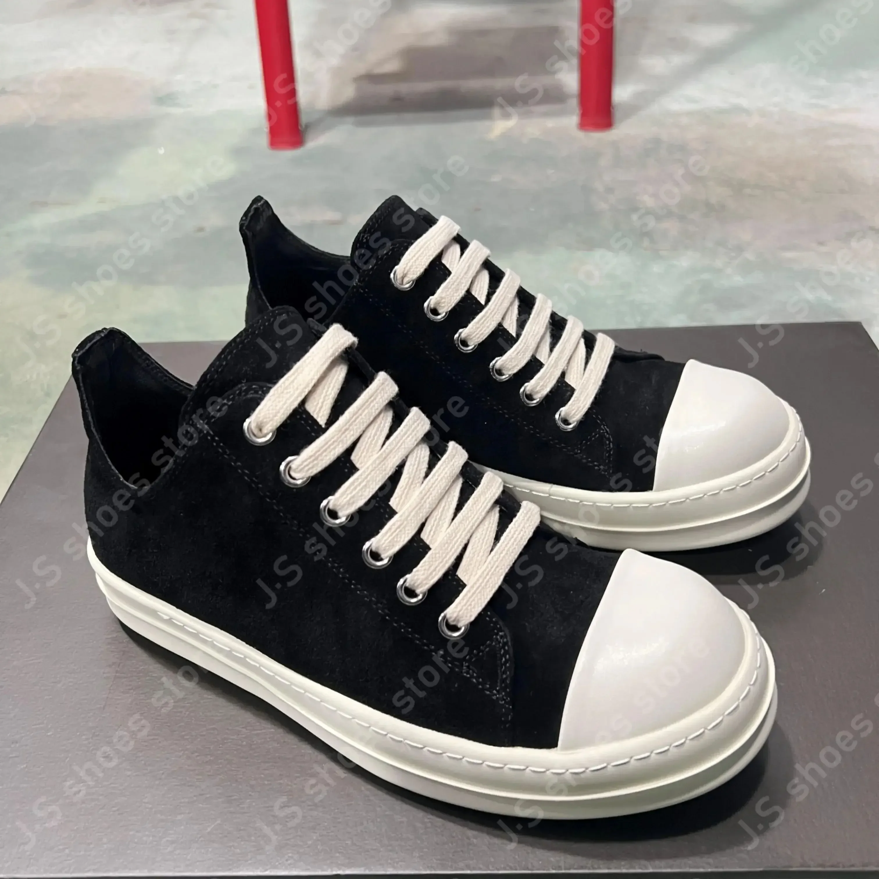 R-o تصميم الأسود الجلد المدبوغ منخفضة أعلى حذاء فاخر جودة عالية الرجال حذاء رياضة النساء حذاء كاجوال البقرة المدبوغ الرجعية الدانتيل يصل أحذية رياضية #3