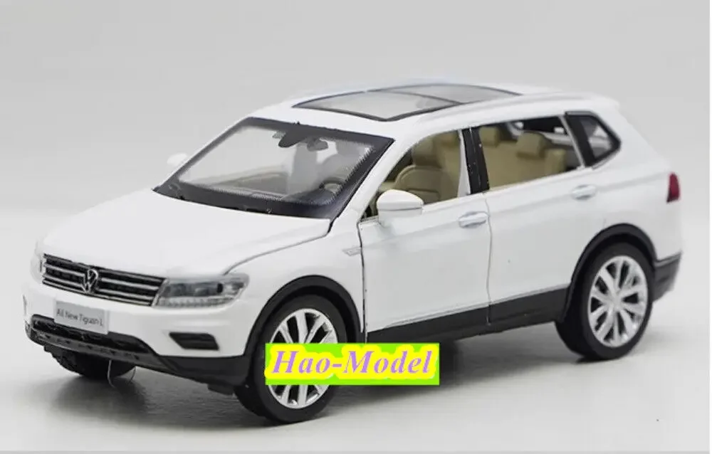 Jouets en alliage moulé sous pression pour enfants, cadeaux d'anniversaire pour garçons, collection d'affichage de passe-temps, ornements noirs et blancs, modèle Volkswagen Tiguan, 1:32