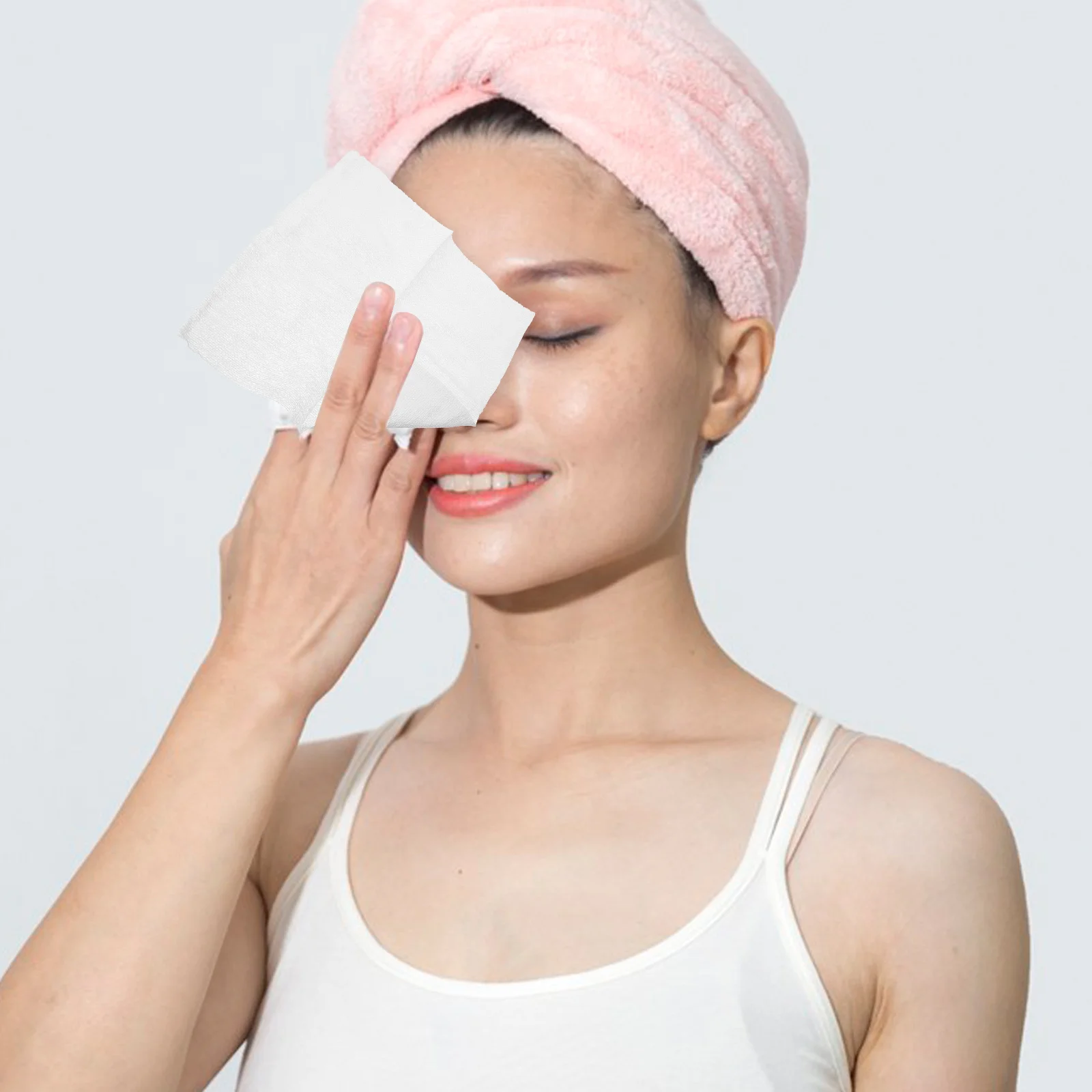 200枚入り メイク落とし不織布シート ソフトで丈夫な洗顔パッド 旅行用アプリケーションパッド メイク落としパッド