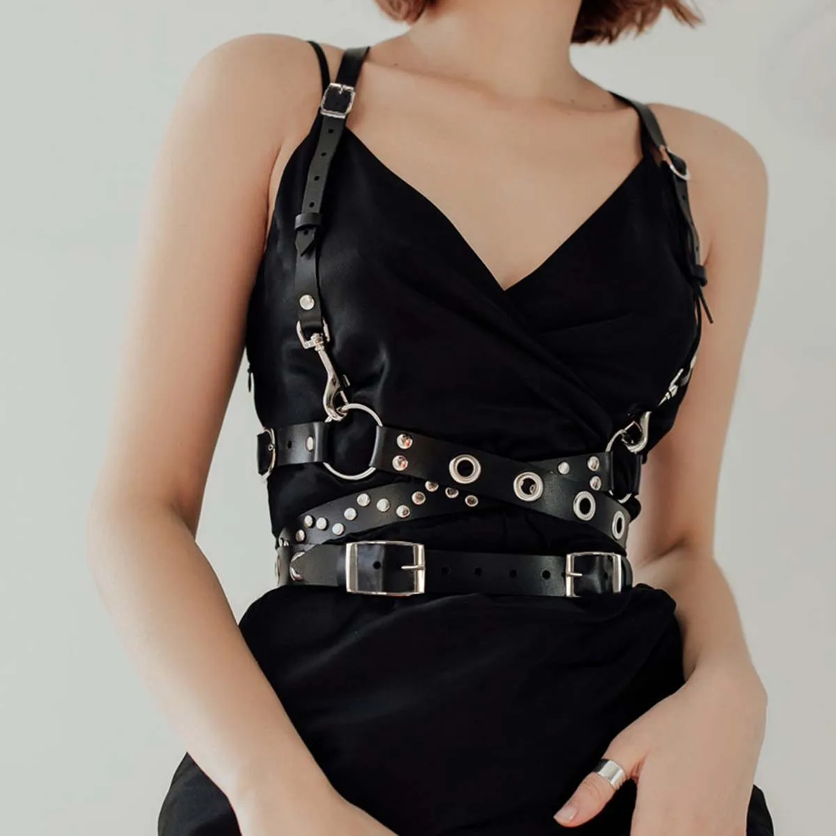 حزام تسخير الجلد للنساء، حزام تسخير الجلد BDSM، حزام قفص الوثن BDSM للنساء حزام جلد لربط الصدر للنساء #1