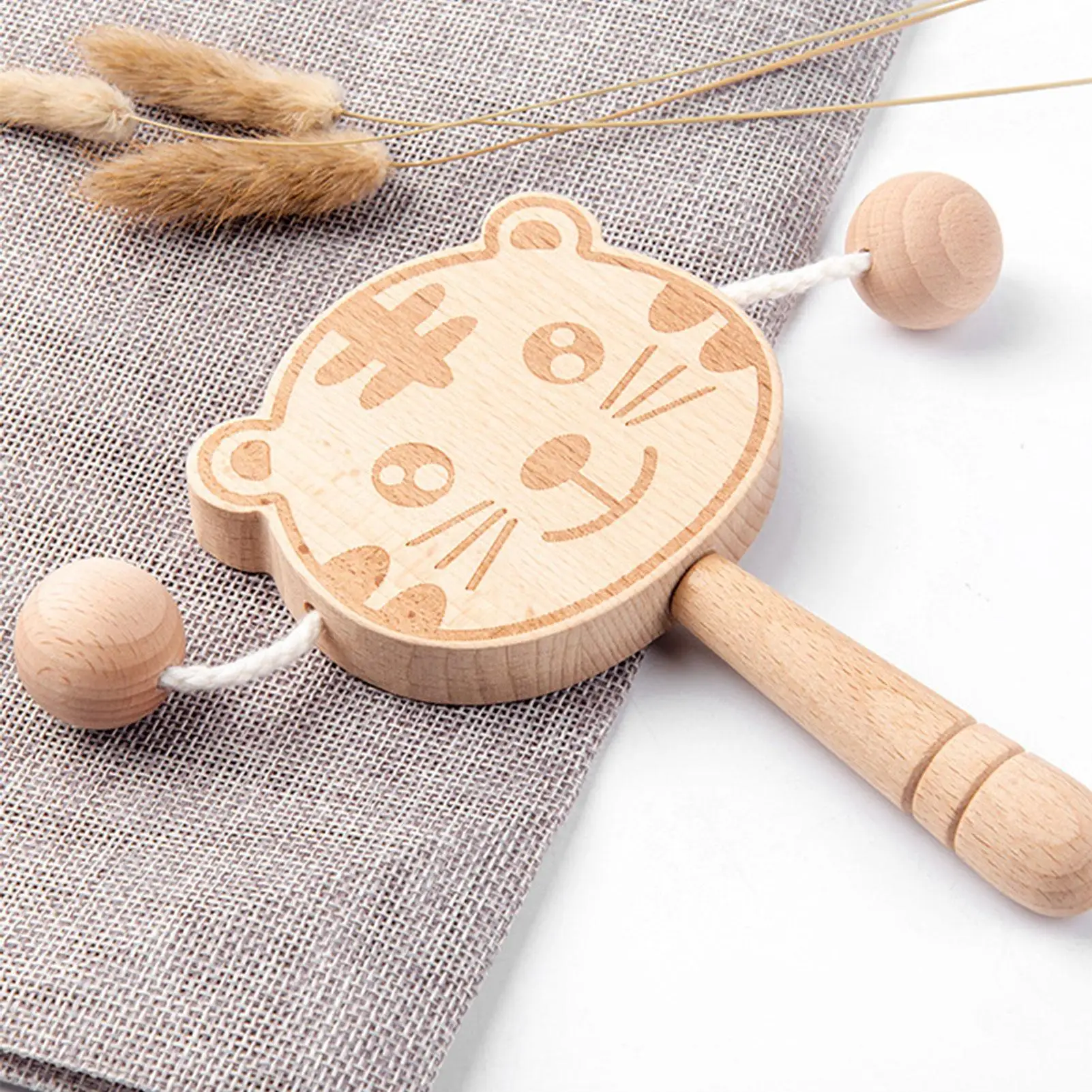 Houten babyrammelaarspeelgoed Gemakkelijk vast te houden Dubbelzijdig schudtrommel voor pasgeborenen Peuters Kinderen Educatief interactief speelgoed